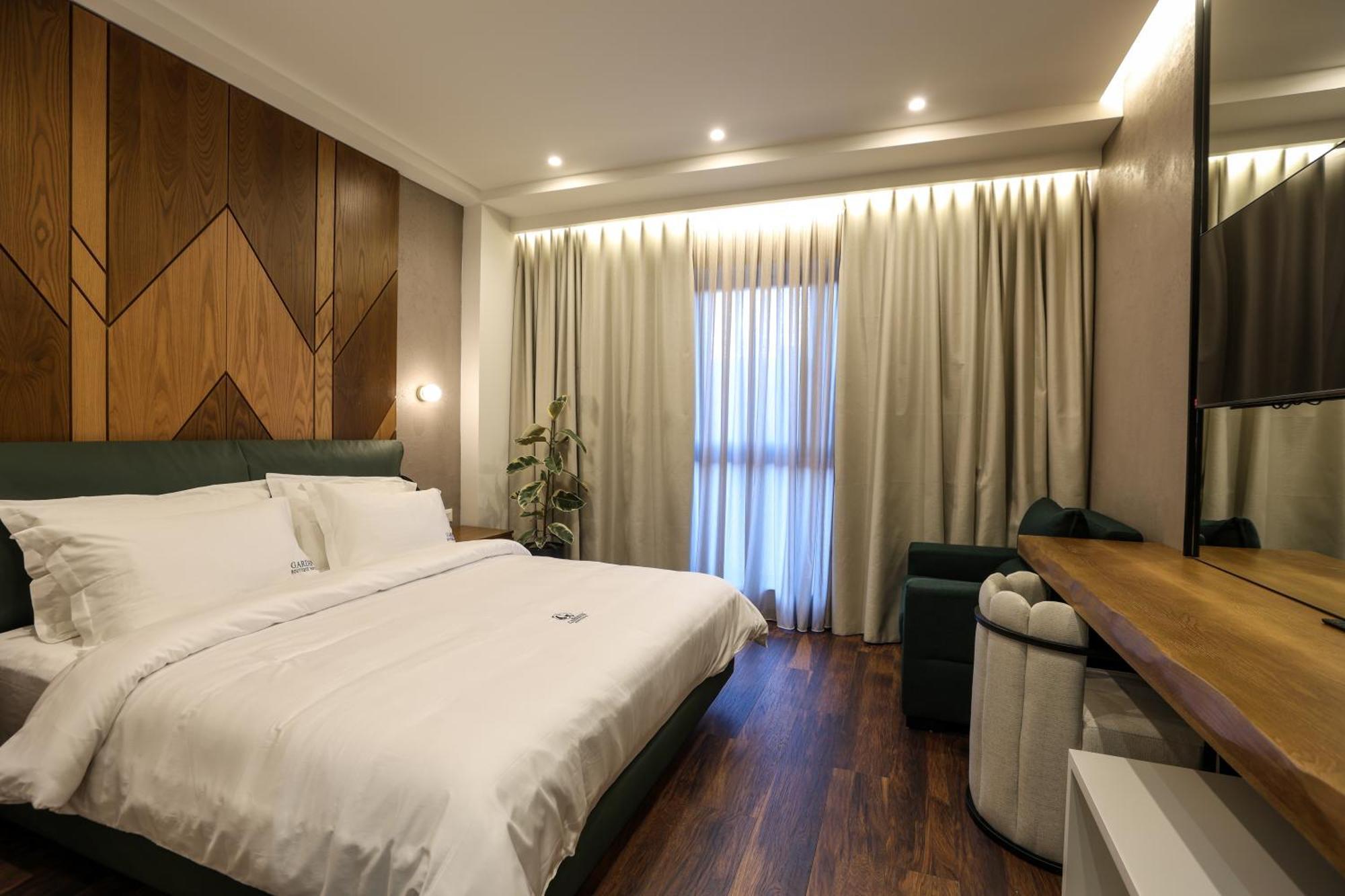 Garden Boutique Hotel Tirana Exterior foto