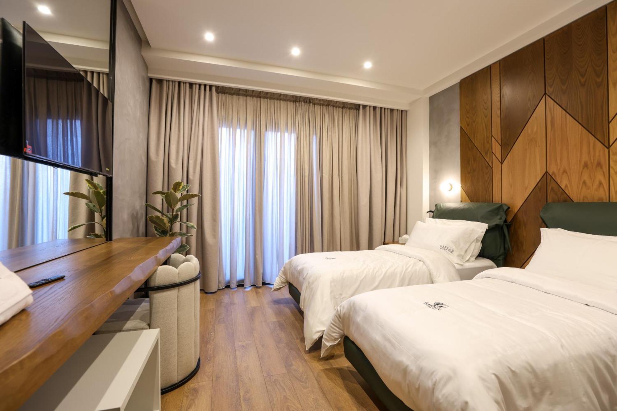 Garden Boutique Hotel Tirana Exterior foto