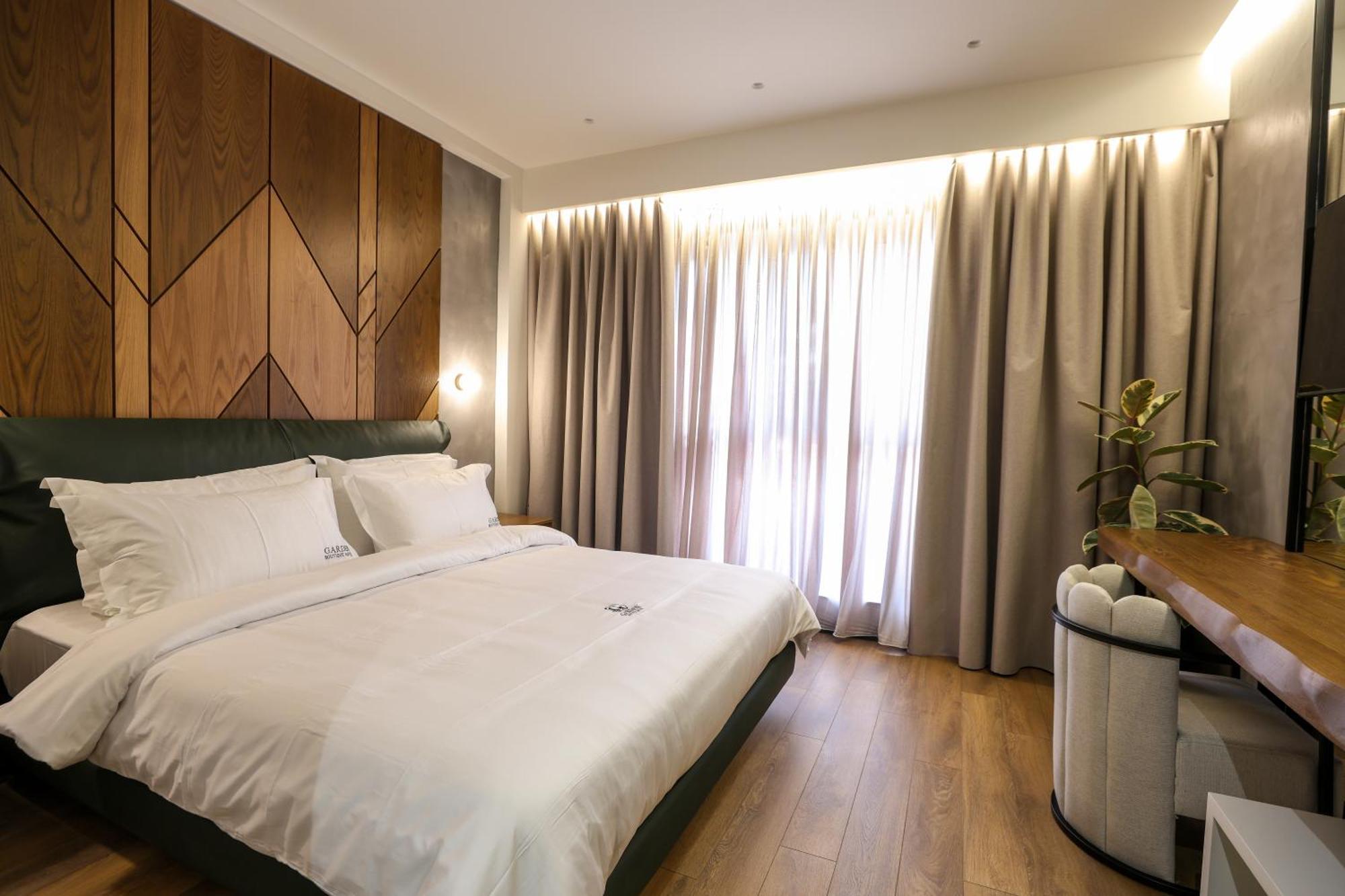 Garden Boutique Hotel Tirana Exterior foto