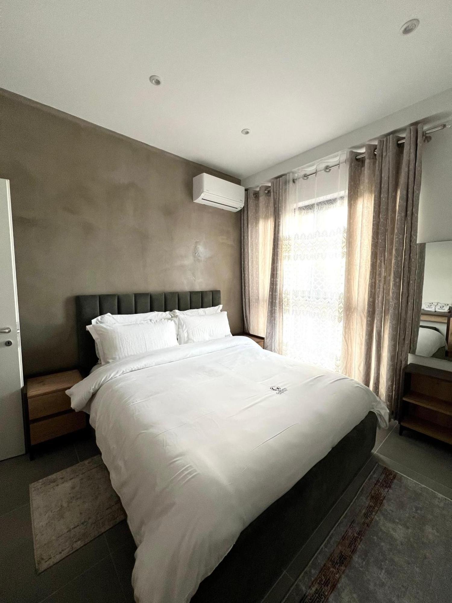 Garden Boutique Hotel Tirana Exterior foto